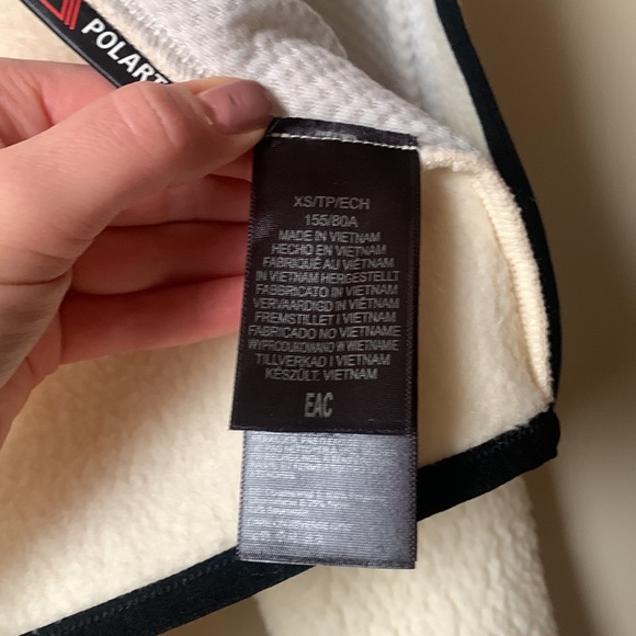 (Sold) Marmot Wiley Polartec Fleece Jacket | Cream and Black | XS - Picture 9 of 12